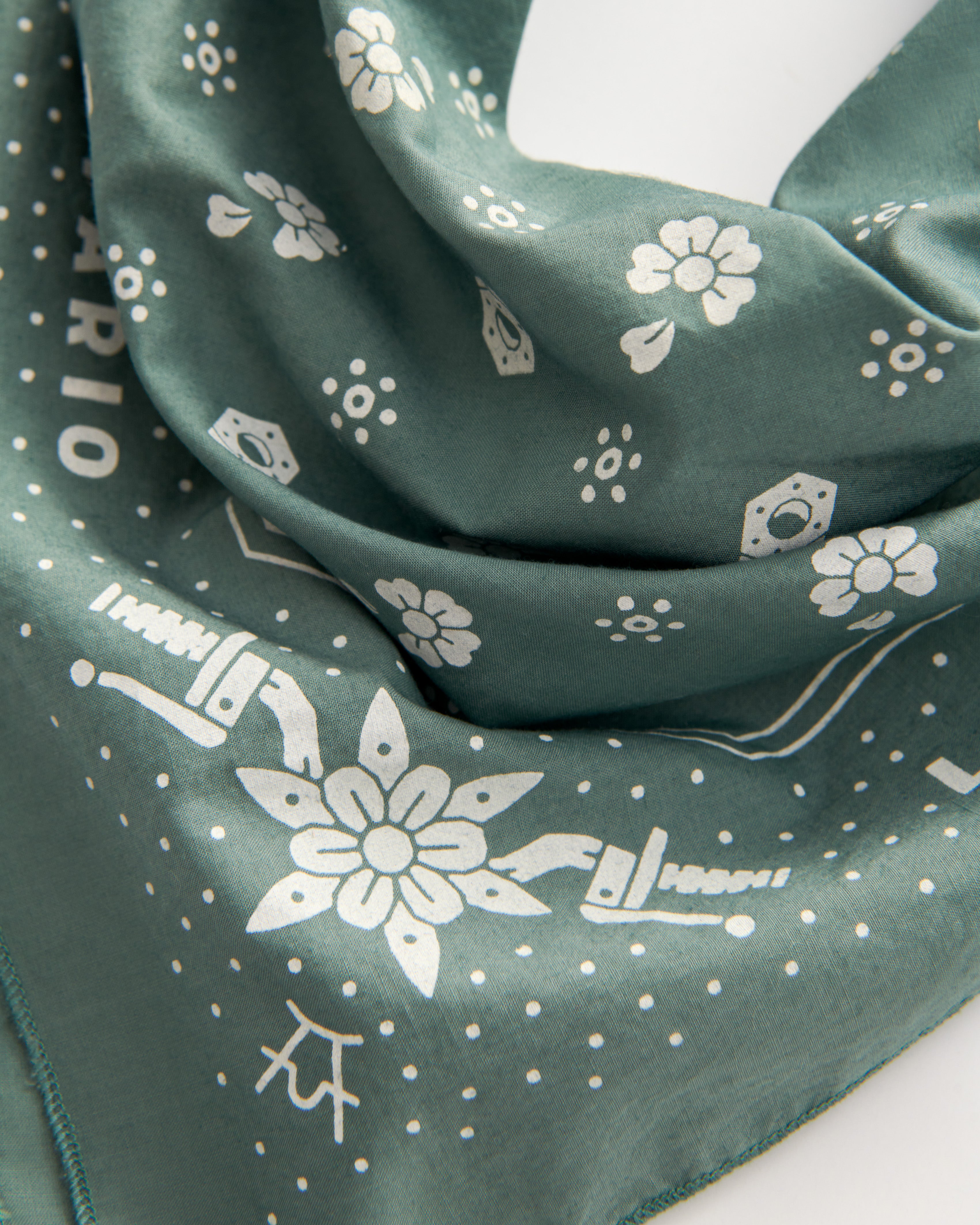 Vined Wheel Bandana - Algonquin Motors